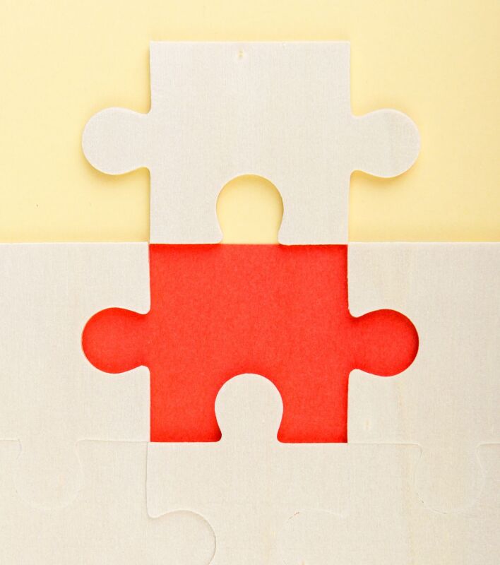 last piece to go into jigsaw puzzle